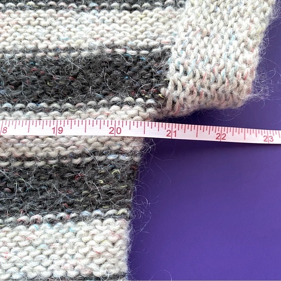 Gap Gray Short Sleeve Mohair Sweater, M - Picture 8 of 9